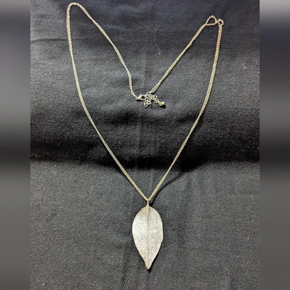 Silver Tone Filagree Leaf Long Pendant Statement Necklace